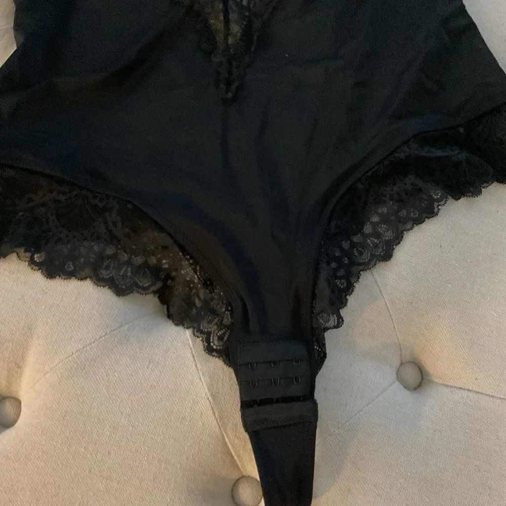 Chic Black Lace Chemise. SIZE 3 XL - Picture 14 of 16